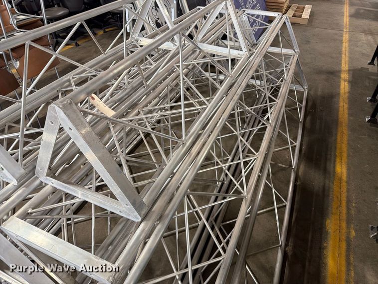 image for item FT6569 Metal Tri-Trusses