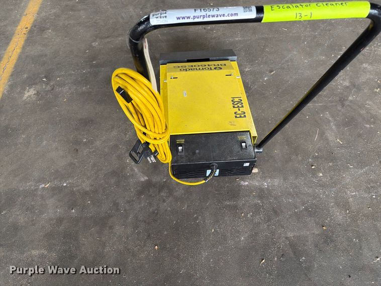 image for item FT6573 Tornado BR460ESC escalator cleaner