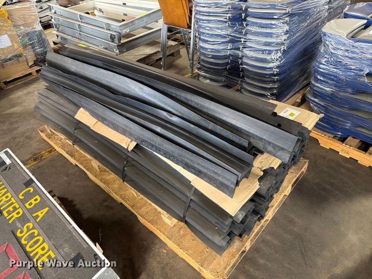 Approximately 50 pieces of T Shape Rubber molding