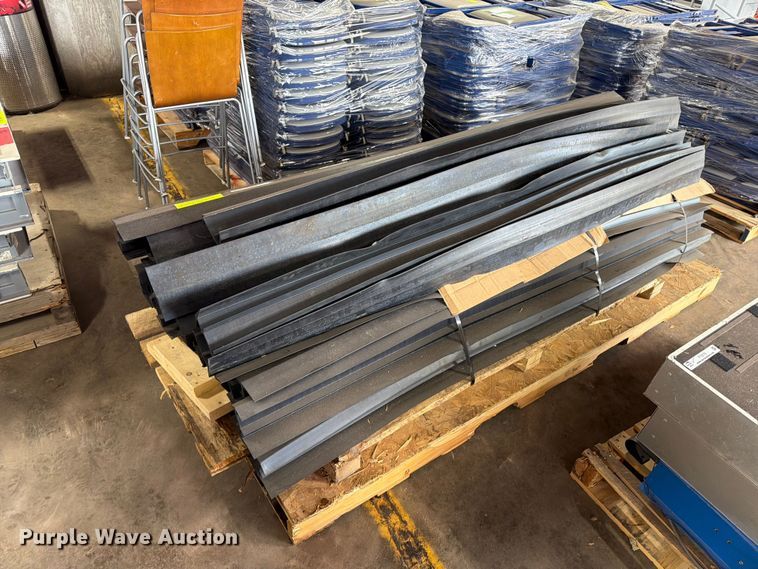 image for item FT6574 Approximately 50 pieces of T Shape Rubber molding