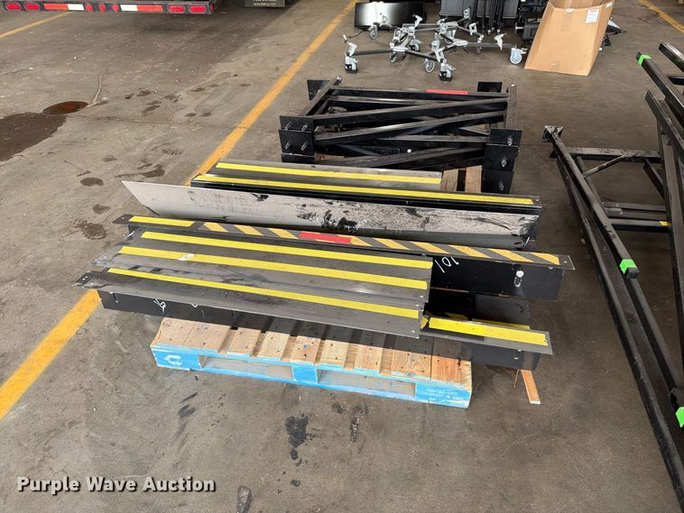 image for item FT6579 Metal stands