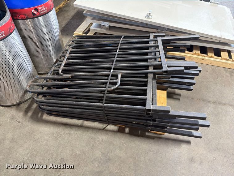 image for item FT6579 Metal stands