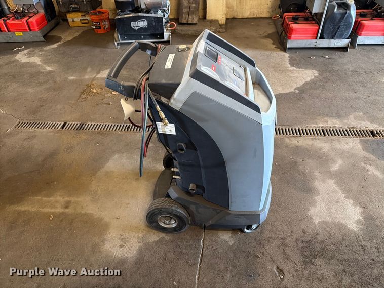 image for item FT6588 Robinair 34788NI refrigerant recovery recycling machine