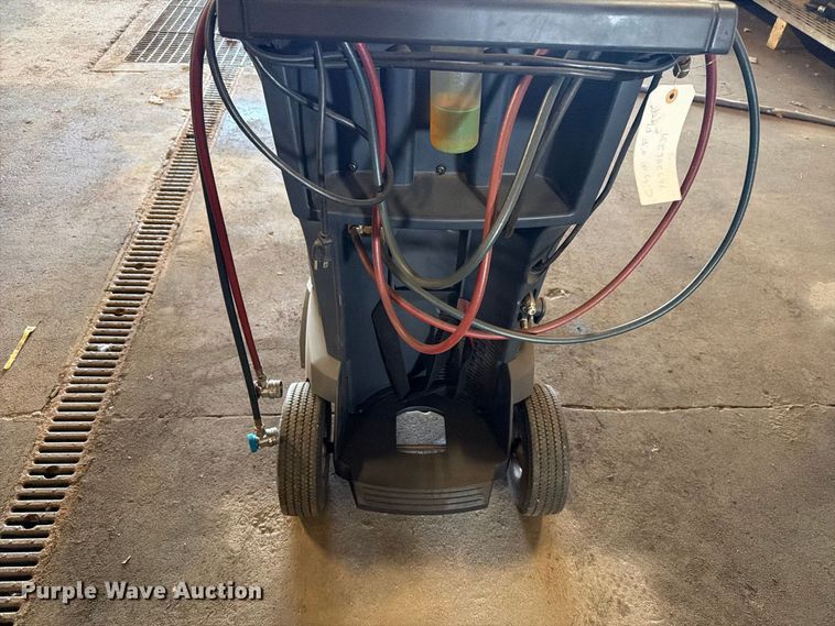 image for item FT6588 Robinair 34788NI refrigerant recovery recycling machine