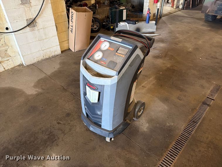 image for item FT6589 Robinair 34788NI refrigerant recovery recycling machine