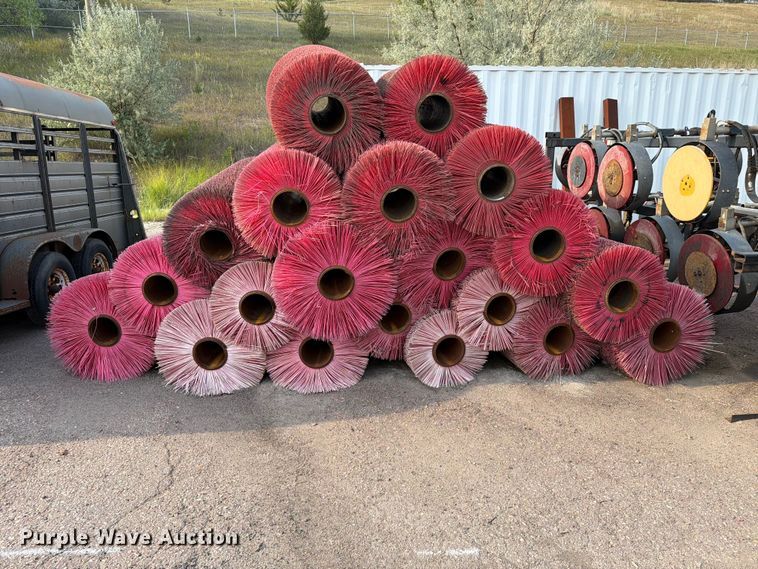 image for item FT6593 Approximately 38 brooms