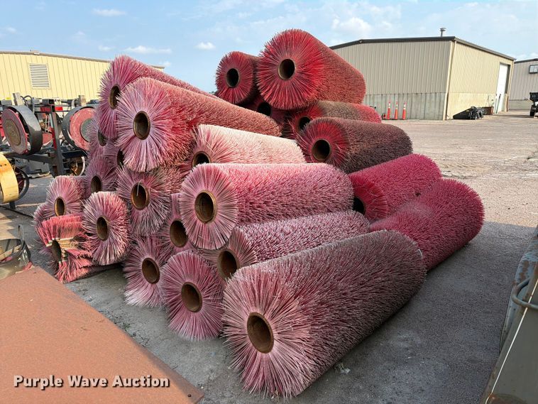 image for item FT6593 Approximately 38 brooms