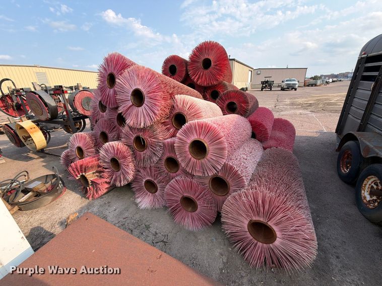image for item FT6593 Approximately 38 brooms