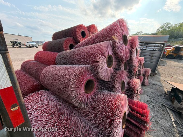 image for item FT6593 Approximately 38 brooms