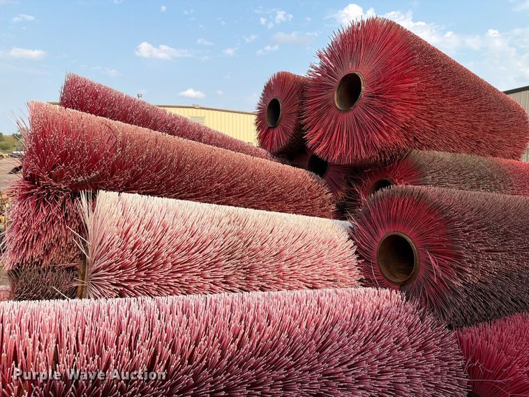 image for item FT6593 Approximately 38 brooms