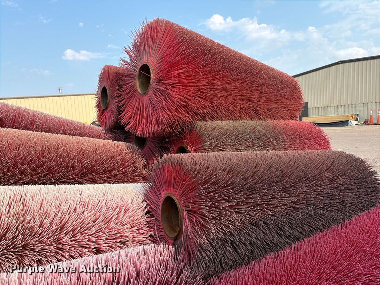image for item FT6593 Approximately 38 brooms
