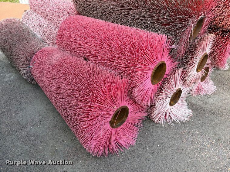 image for item FT6593 Approximately 38 brooms