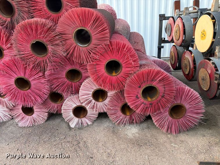 image for item FT6593 Approximately 38 brooms