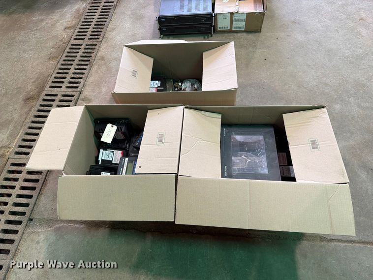 image for item FT6609 Allen-Bradley Panelview  electronics