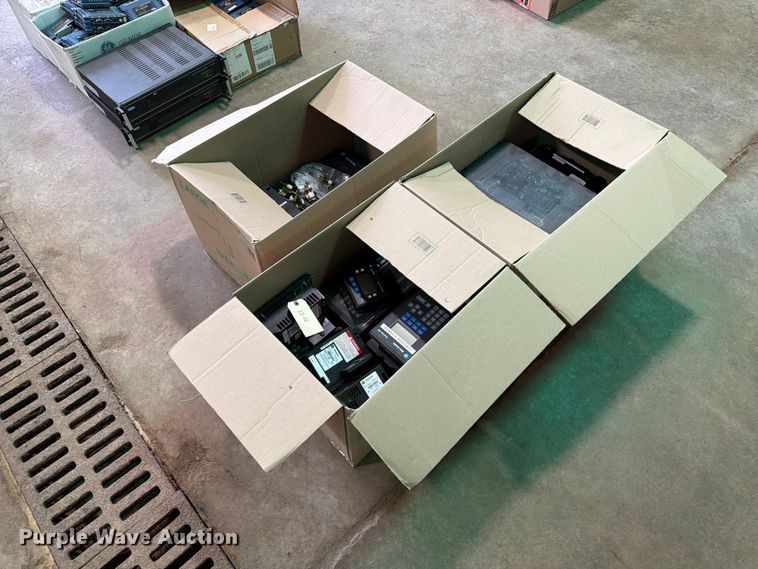 image for item FT6609 Allen-Bradley Panelview  electronics