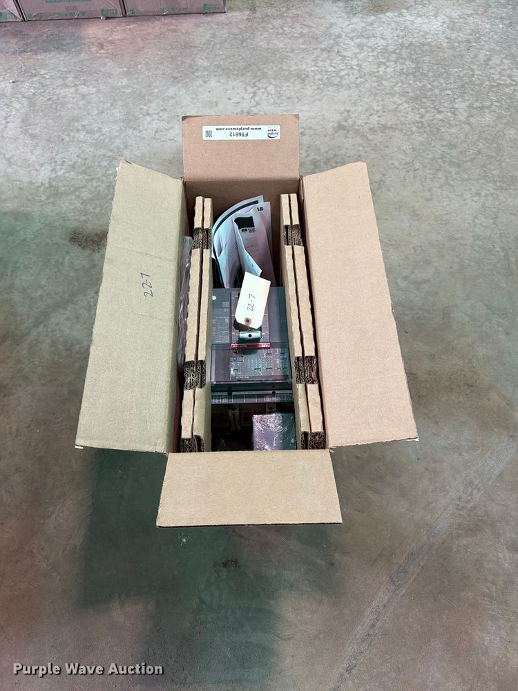 image for item FT6612 ABB Emax 2 circuit breaker