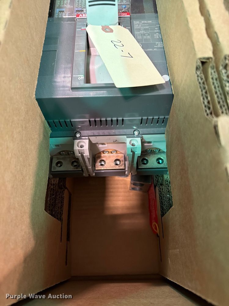 image for item FT6612 ABB Emax 2 circuit breaker