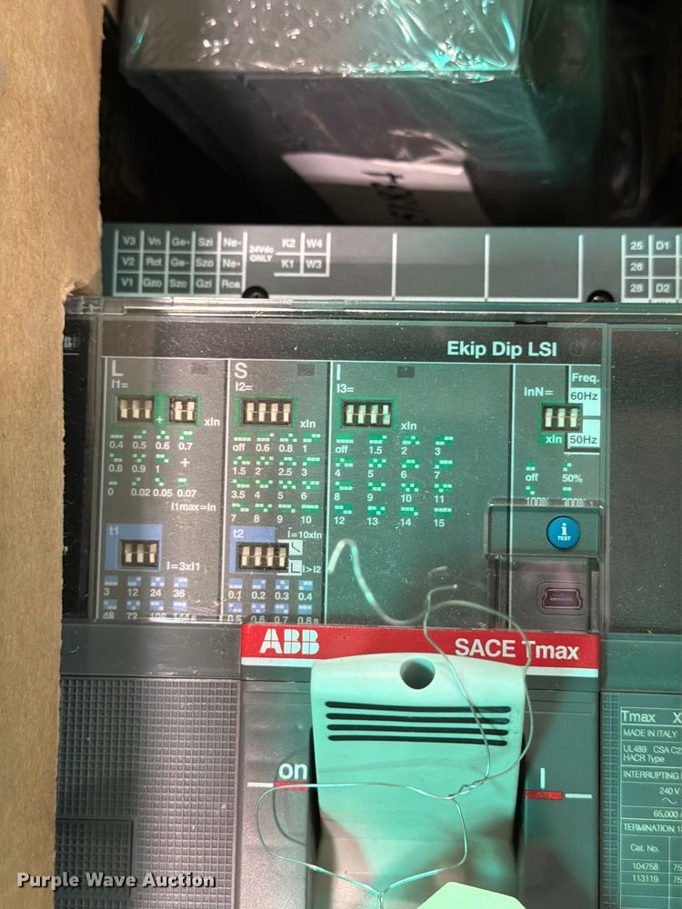 image for item FT6612 ABB Emax 2 circuit breaker