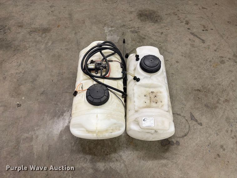 image for item FT6614 (2) sprayer tanks