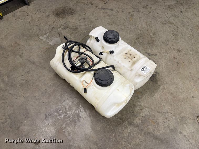 image for item FT6614 (2) sprayer tanks