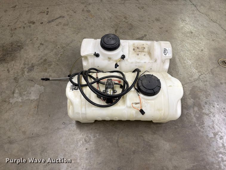 image for item FT6614 (2) sprayer tanks