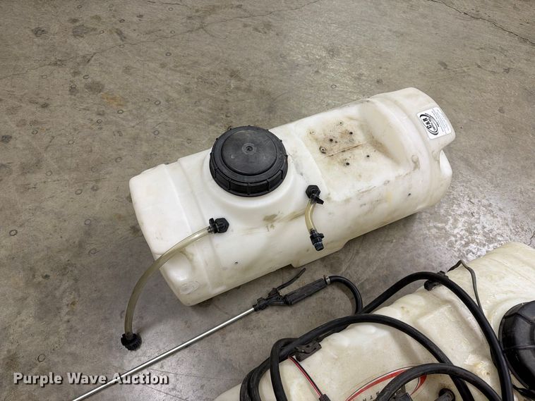 image for item FT6614 (2) sprayer tanks