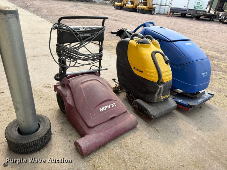 image for item FT6616 (3) floor scrubbers