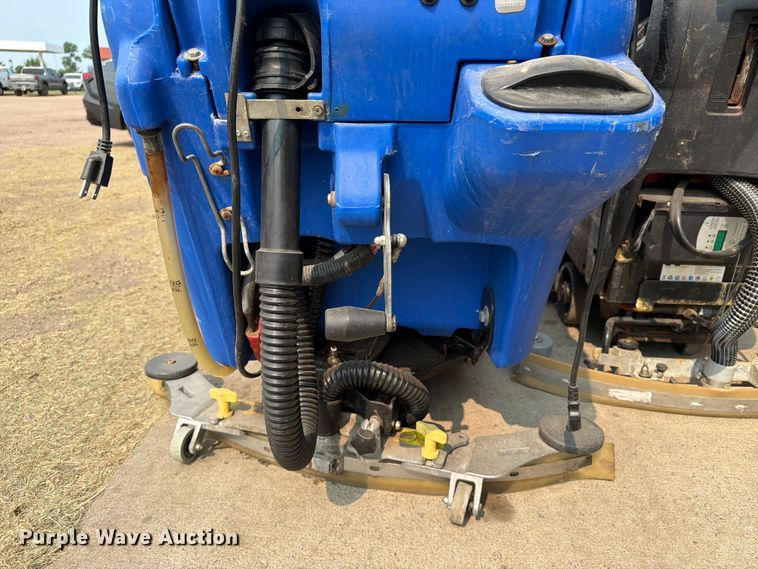 image for item FT6616 (3) floor scrubbers