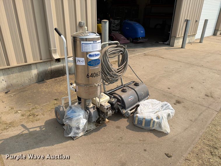 image for item FT6617 (2) pool cleaners