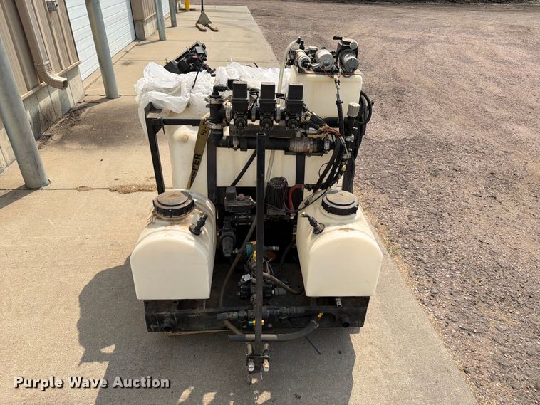 image for item FT6618 turf sprayer