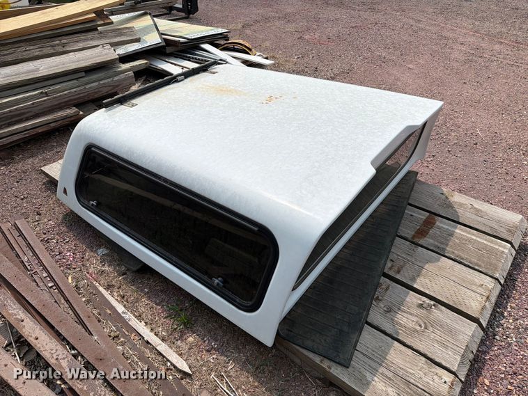 image for item FT6621 Leer pickup topper