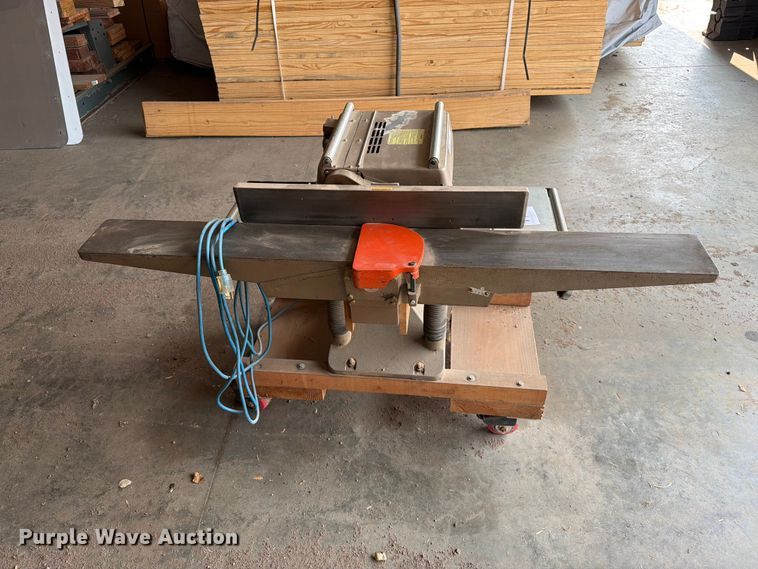 image for item FT6622 Makita 2030N jointer