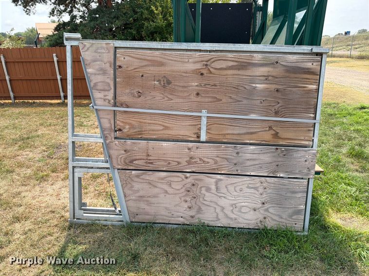image for item FT6625 Fauna Research Inc tamer squeeze chute