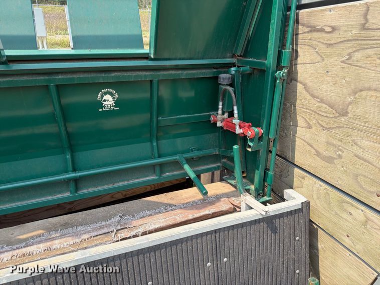 image for item FT6625 Fauna Research Inc tamer squeeze chute