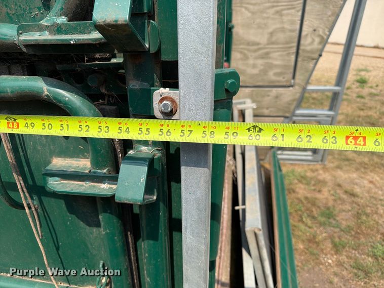 image for item FT6625 Fauna Research Inc tamer squeeze chute