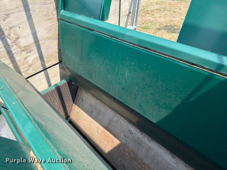 image for item FT6625 Fauna Research Inc tamer squeeze chute