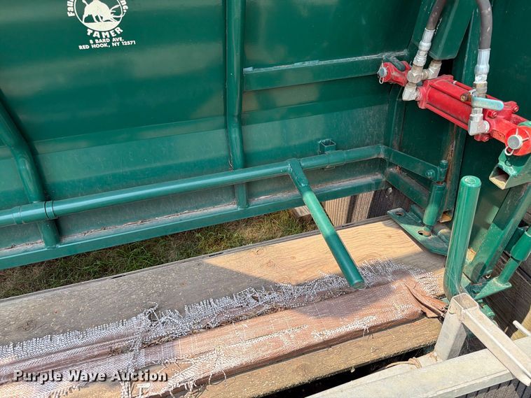 image for item FT6625 Fauna Research Inc tamer squeeze chute