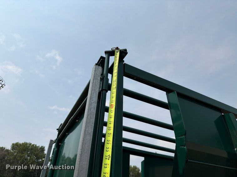 image for item FT6625 Fauna Research Inc tamer squeeze chute
