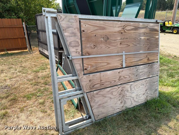 image for item FT6625 Fauna Research Inc tamer squeeze chute
