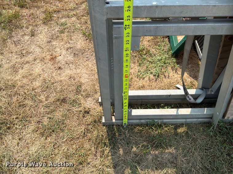 image for item FT6625 Fauna Research Inc tamer squeeze chute