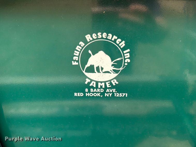 image for item FT6625 Fauna Research Inc tamer squeeze chute