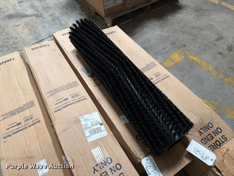 image for item FT6627 (4) Tenant Brush SCB 39L brushes 