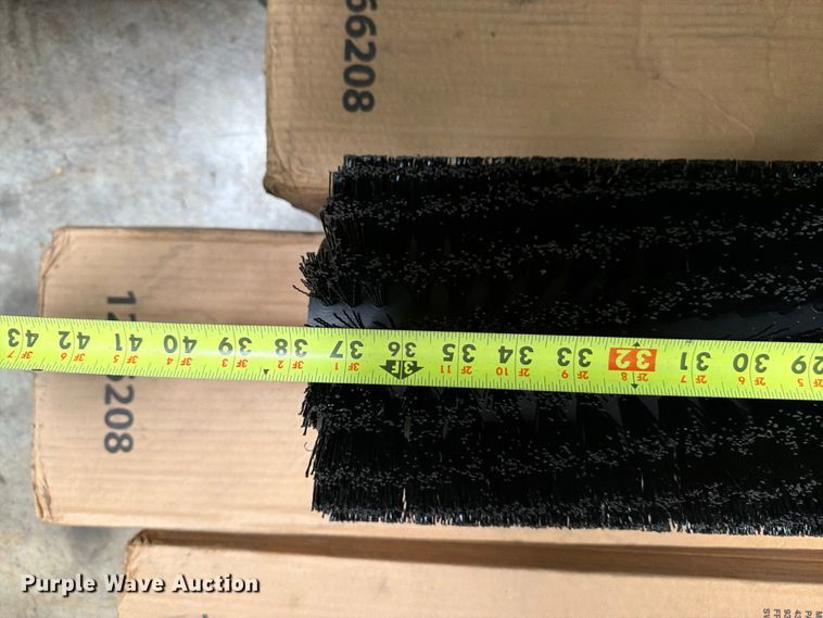 image for item FT6627 (4) Tenant Brush SCB 39L brushes 