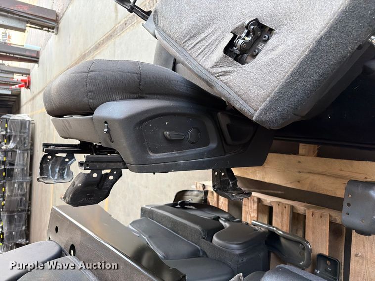 image for item FT6639 Automotive seats