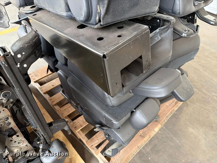 image for item FT6639 Automotive seats