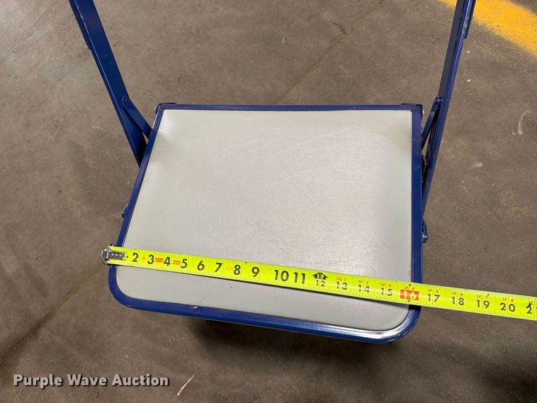 image for item FT6646 (107) folding chairs