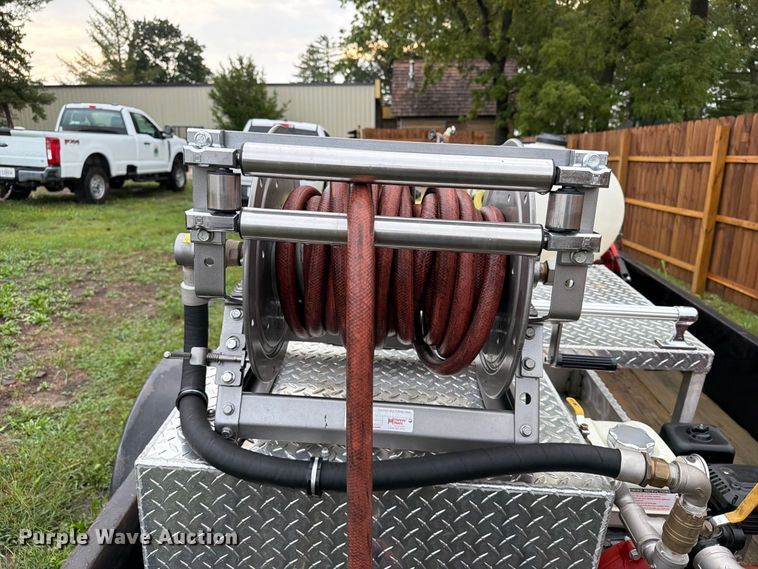 image for item FT8065 Utility vehicle fire skid