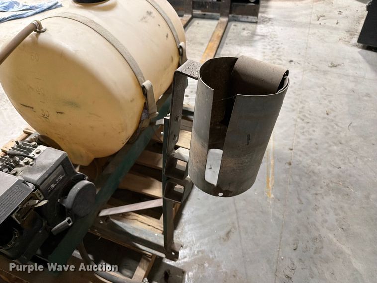 image for item FT8072 Bed mount sprayer