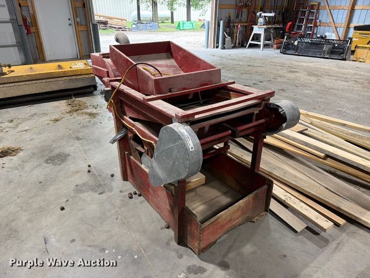 image for item FT8074 Clipper NO 2B fanning mill