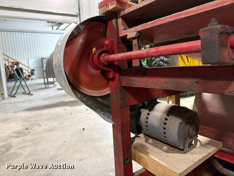 image for item FT8074 Clipper NO 2B fanning mill